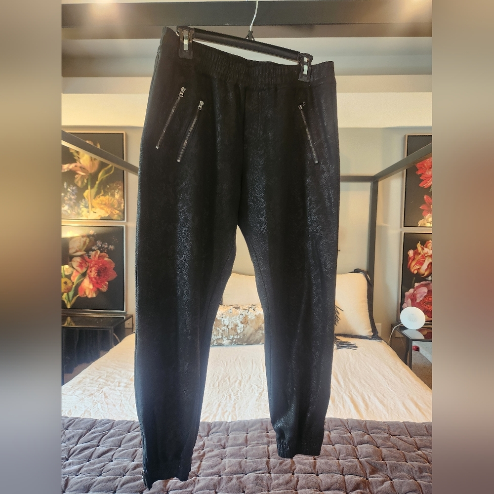 Fate snakeskin print jogger